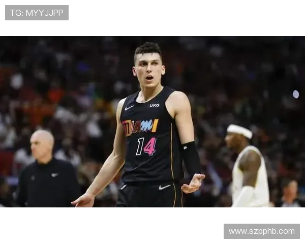 特伦特对位维尼修斯：边路防守能力解析